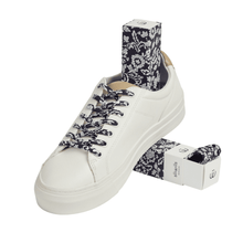 Load image into Gallery viewer, Sliwils Shoelaces - Floral Blue