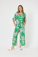Load image into Gallery viewer, Crafted from viscose this super soft boxy style short sleeve shirt has contrast piping down the front and on the cuffs. Emerald green & pink.