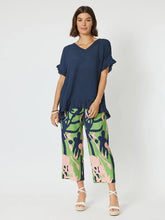 Load image into Gallery viewer, Clarity Como 7/8 Pant in Green Floral Print SIZE L/14