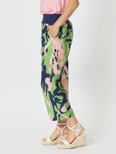 Load image into Gallery viewer, Clarity Como 7/8 Pant in Green Floral Print SIZE L/14