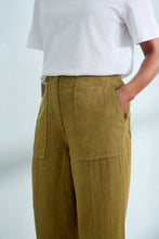 Load image into Gallery viewer, Seasalt of Cornwall Poleacre Linen Crop Pants - Fern Moss