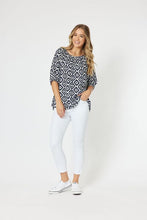 Load image into Gallery viewer, Threadz Viscose Short Sleeve Diamond Print Top
