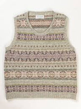 Load image into Gallery viewer, Eribe Scotland Westray  Fairisle Vest for Women - Soft Shetland Wool, Timeless Style