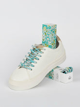 Load image into Gallery viewer, Sliwils Shoelaces - Blue & Green Flower