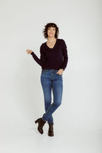 Load image into Gallery viewer, New London Jeans - Chelsea - Denim with Green Stitching