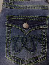 Load image into Gallery viewer, New London Jeans - Chelsea - Denim with Green Stitching