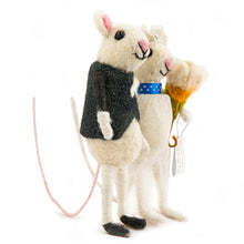Load image into Gallery viewer, Sew Heart Felt Mice - Just Married Mice
