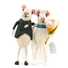 Load image into Gallery viewer, Sew Heart Felt Mice - Just Married Mice