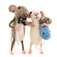 Load image into Gallery viewer, Sew Heart Felt Mice - Mummy & Daddy Mouse with Baby Boy