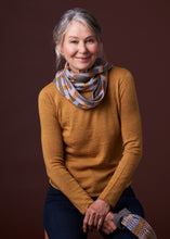 Load image into Gallery viewer, Uimi Phoebe Australian Merino Wool Crew Neck Jumper - Pickle