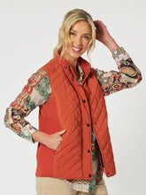 Load image into Gallery viewer, Gordon Smith Brighton Puffer Vest - Maple
