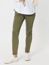 Load image into Gallery viewer, Jeans Women: Threadz Lily Pull on Slim Leg Jean - Khaki
