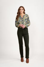 Load image into Gallery viewer, Vassalli Slim Leg Knit Jean - Forest
