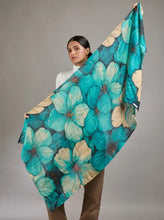 Load image into Gallery viewer, Australian Merino Wool Scarf - Gaze
