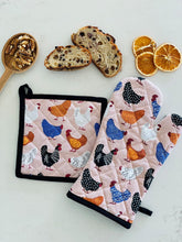 Load image into Gallery viewer, Allgifts Australia Oven Glove &amp; Pot Holder Set - Bright Hens
