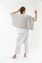 Load image into Gallery viewer, Eva Sunday Tommy Top - Neutral
