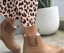 Load image into Gallery viewer, Human Shoes - Cooma Boot - Tan
