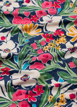 Load image into Gallery viewer, Seasalt Handyband - Garden Flowers Night
