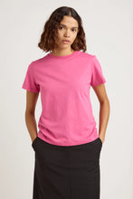 Load image into Gallery viewer, Toorallie Classic super soft cotton crew neck tee in a classic fit in pink.
