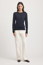 Load image into Gallery viewer, Toorallie Fine Merino L/S Crew - Navy

