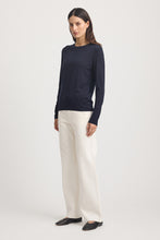 Load image into Gallery viewer, Toorallie Fine Merino L/S Crew - Navy
