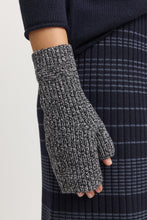 Load image into Gallery viewer, Toorallie Wool Open End Mitten - Black/White
