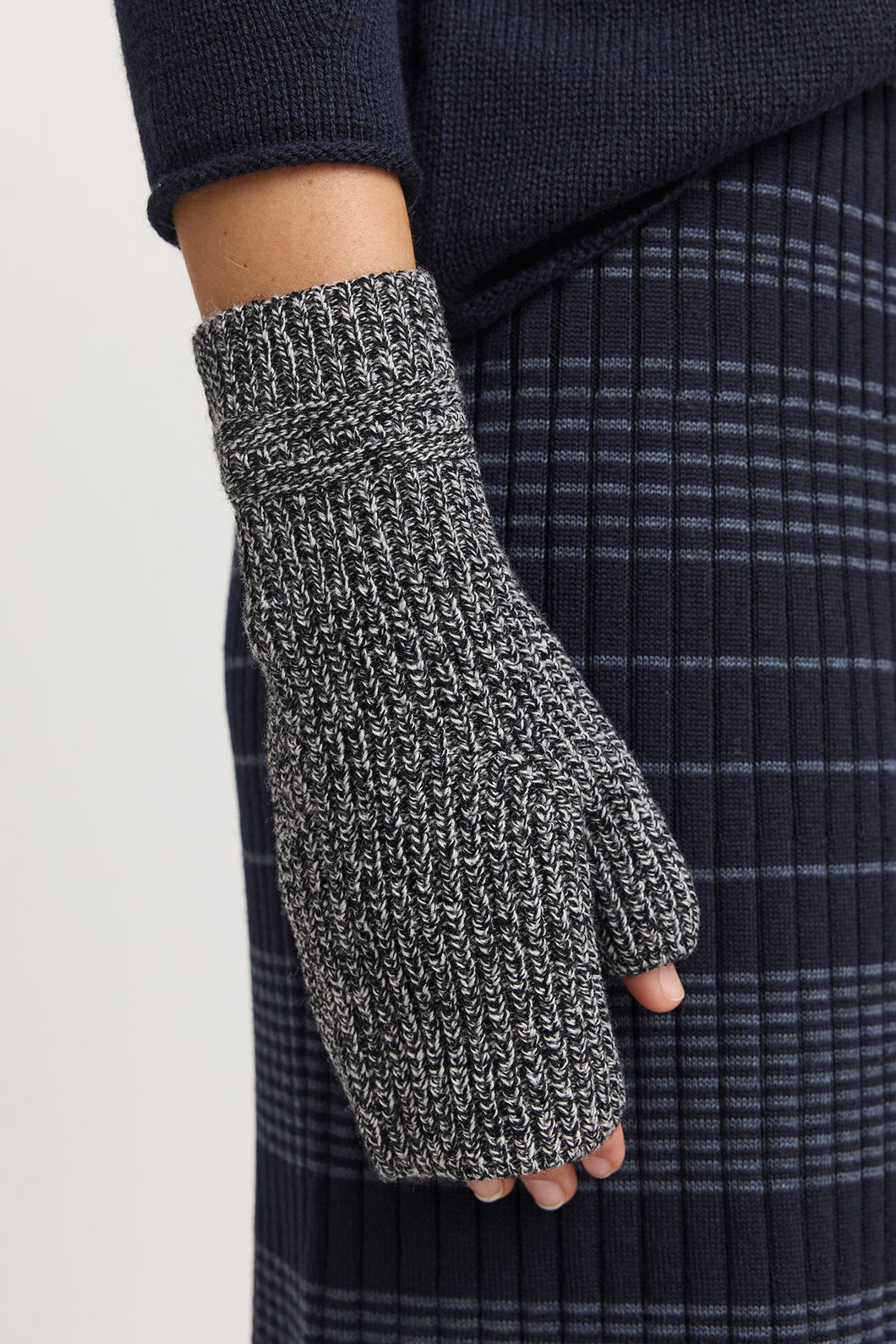Toorallie Wool Open End Mitten - Black/White