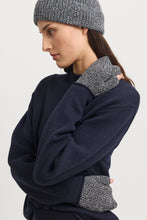 Load image into Gallery viewer, Toorallie Wool Open End Mitten - Black/White
