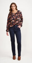 Load image into Gallery viewer, Vassalli Slim Leg Knit Jean - Carbon
