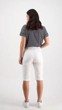 Load image into Gallery viewer, Vassalli Popline Straight Leg Short - White
