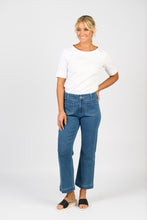 Load image into Gallery viewer, Vassalli Straight Leg Ankle Grazer Jean - Blue Hue
