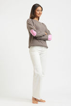 Load image into Gallery viewer, Est1971 Classic Cotton Windy - Taupe/Fuchsia

