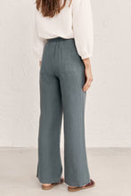 Load image into Gallery viewer, Seasalt Cornwall Sea Rocket Trouser - Light Nickel
