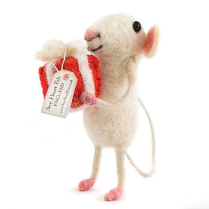 Sew Heart Felt Mice - Mouse with a Present